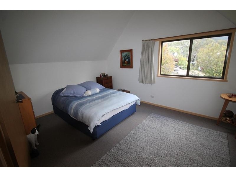 14 Whitehead Street, Khancoban NSW 2642