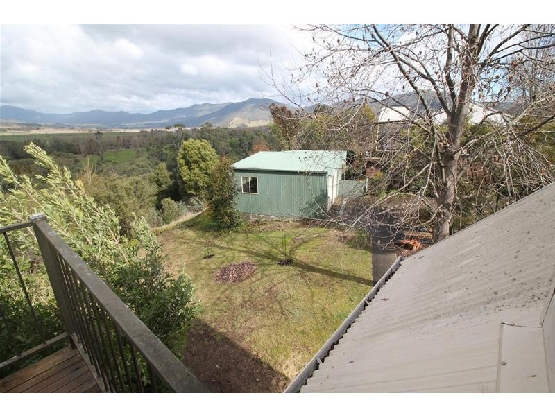 14 Whitehead Street, Khancoban NSW 2642
