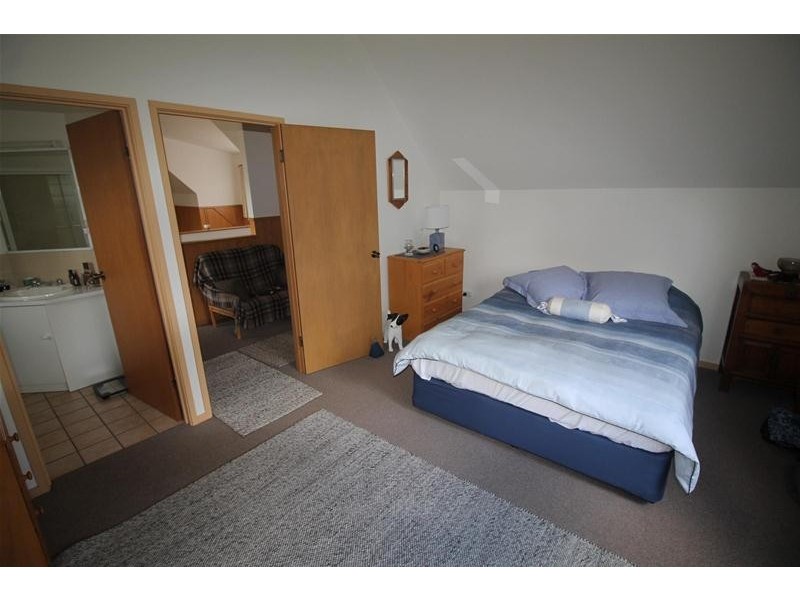 14 Whitehead Street, Khancoban NSW 2642