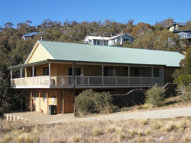11 Adams Avenue, Jindabyne NSW 2627