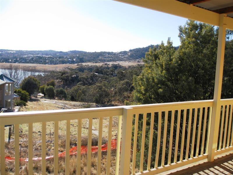 11 Adams Avenue, Jindabyne NSW 2627