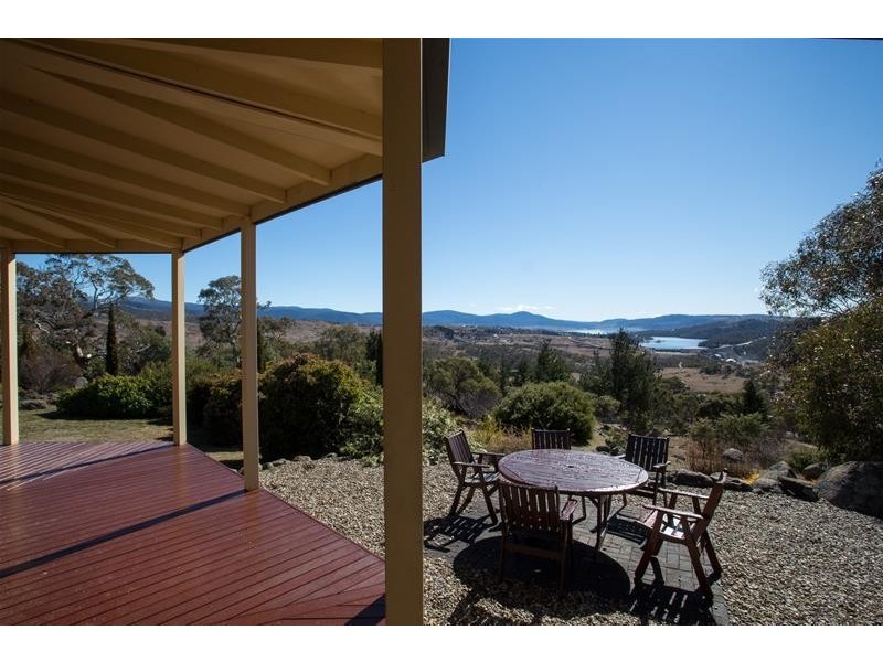 14 Lakewood Drive, Jindabyne NSW 2627
