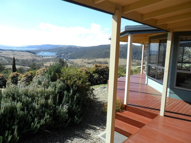 14 Lakewood Drive, Jindabyne NSW 2627