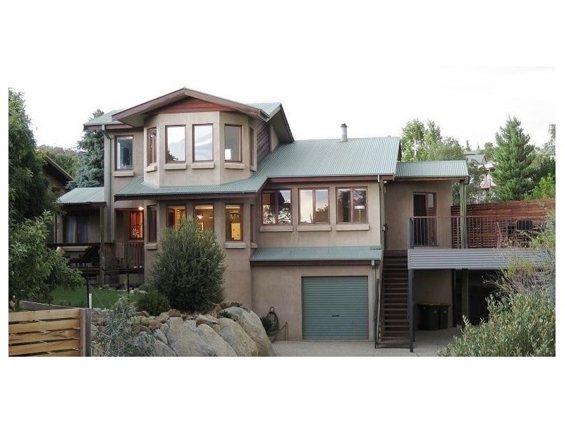 8 Larnook Close, Jindabyne NSW 2627