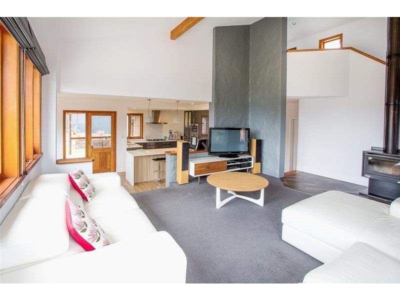 8 Larnook Close, Jindabyne NSW 2627