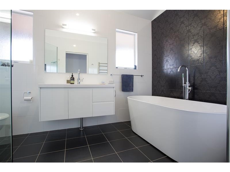 8 Larnook Close, Jindabyne NSW 2627