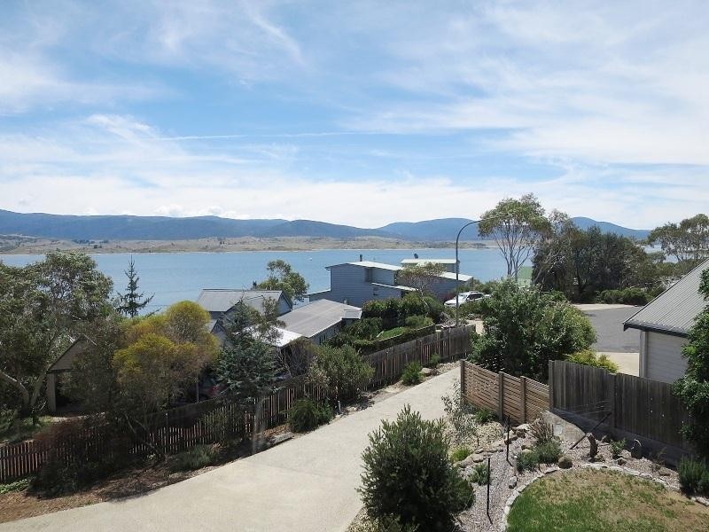 8 Larnook Close, Jindabyne NSW 2627