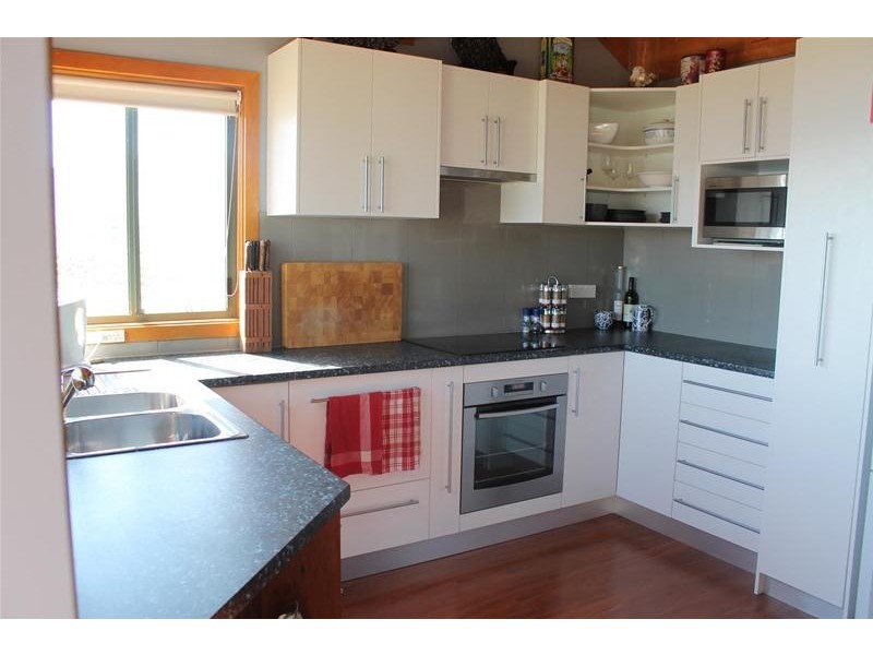 6 Adams Avenue, East Jindabyne NSW 2627