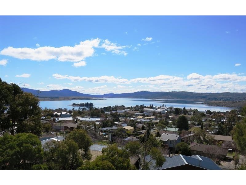13 Cobbodah Street, Jindabyne NSW 2627