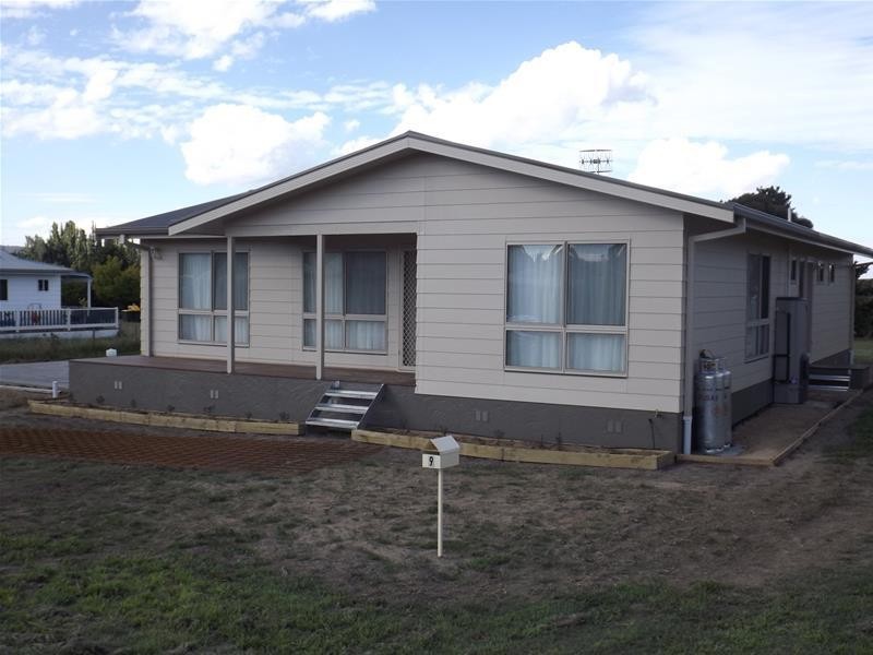 9 Robert Street, Berridale NSW 2628