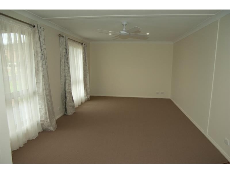 9 Robert Street, Berridale NSW 2628