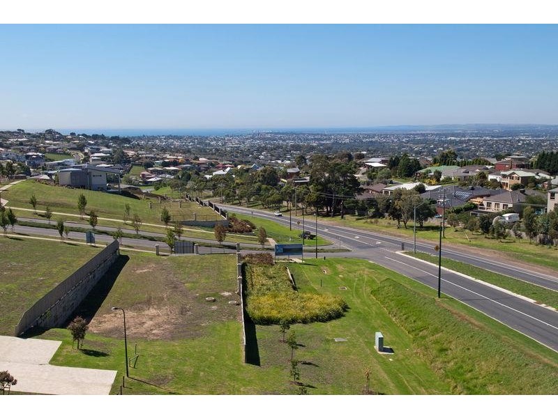 12-14 Oakhill Drive, Highton VIC 3216