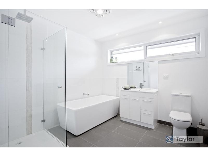 213 West Fyans Street – Riverend, Newtown VIC 3220