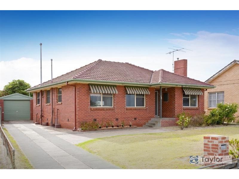 135 St Albans Road, East Geelong VIC 3219
