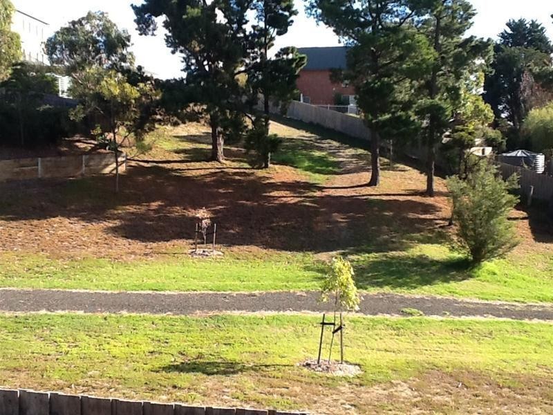 17-18 Nevair Court, Highton VIC 3216