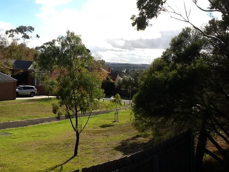 17-18 Nevair Court, Highton VIC 3216