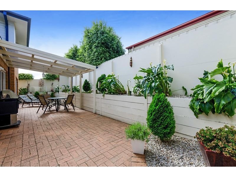2/44 Cook Street, Newtown VIC 3220