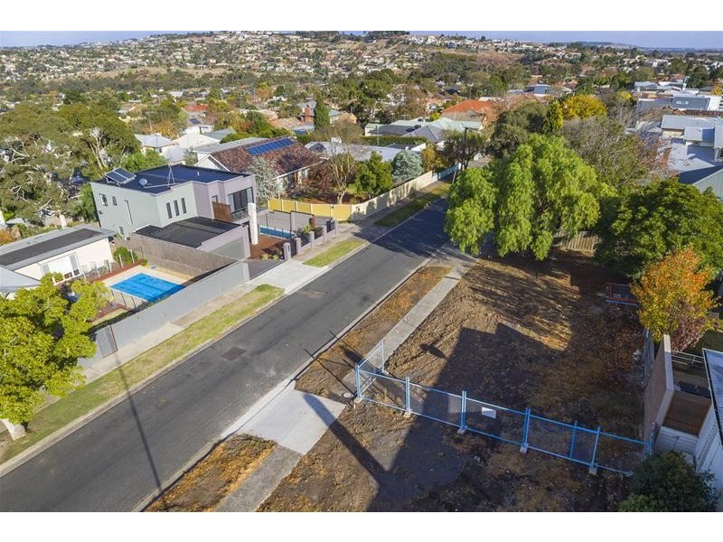 2b Grant Street, Newtown VIC 3220