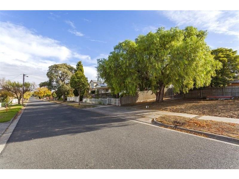 2b Grant Street, Newtown VIC 3220