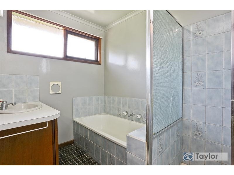 125 Solar Drive, Whittington VIC 3219