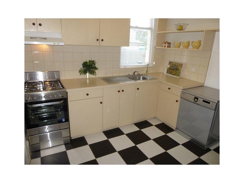 8 Villamanta Street, Geelong West VIC 3218