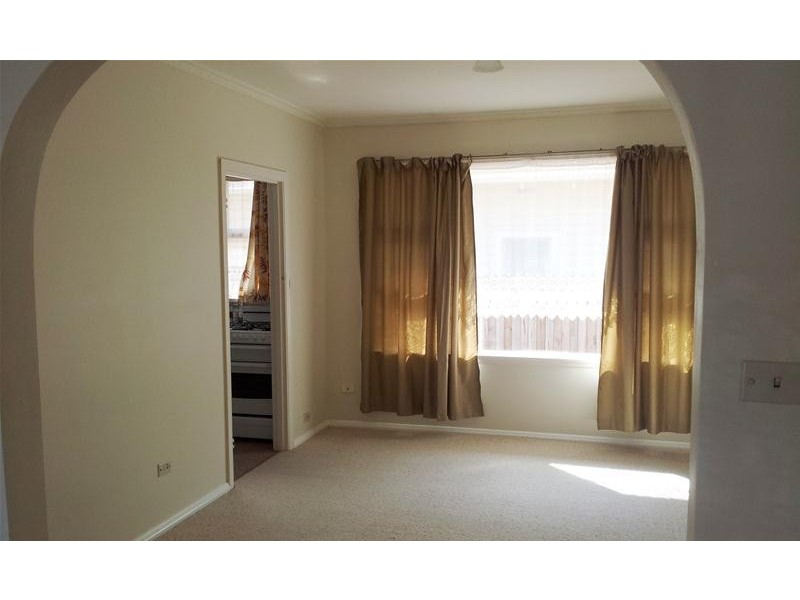 16 Clarke Street, Newtown VIC 3220