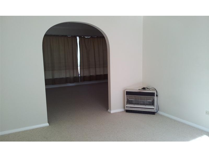 16 Clarke Street, Newtown VIC 3220