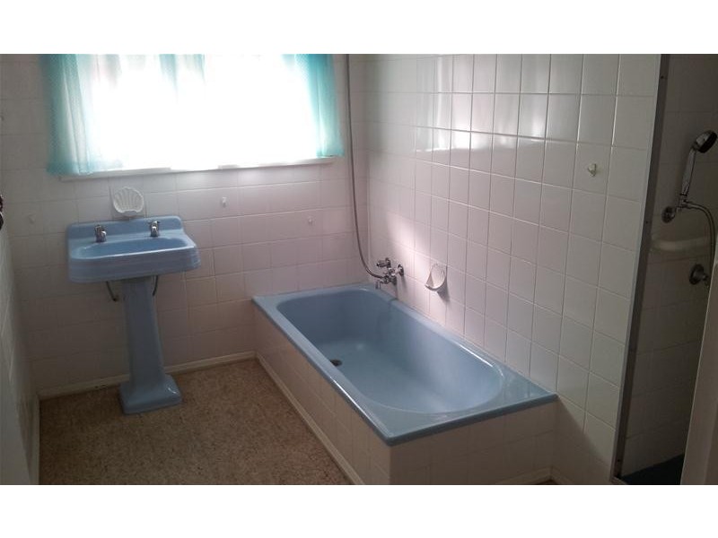 16 Clarke Street, Newtown VIC 3220