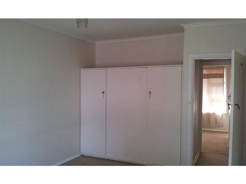 16 Clarke Street, Newtown VIC 3220