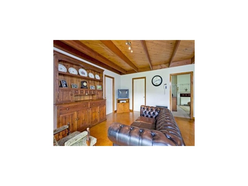 41 Mackinnons Bridge Road, Noorat VIC 3265