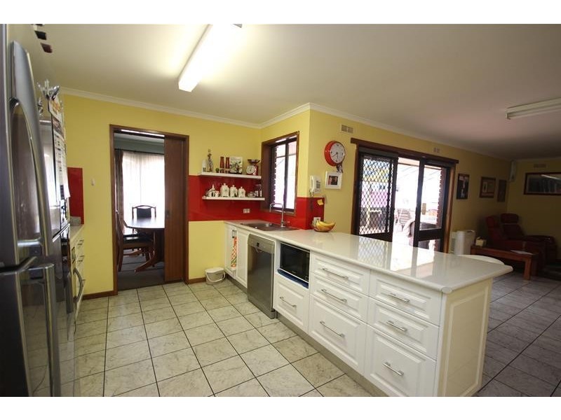 11 Anne Street, Koroit VIC 3282