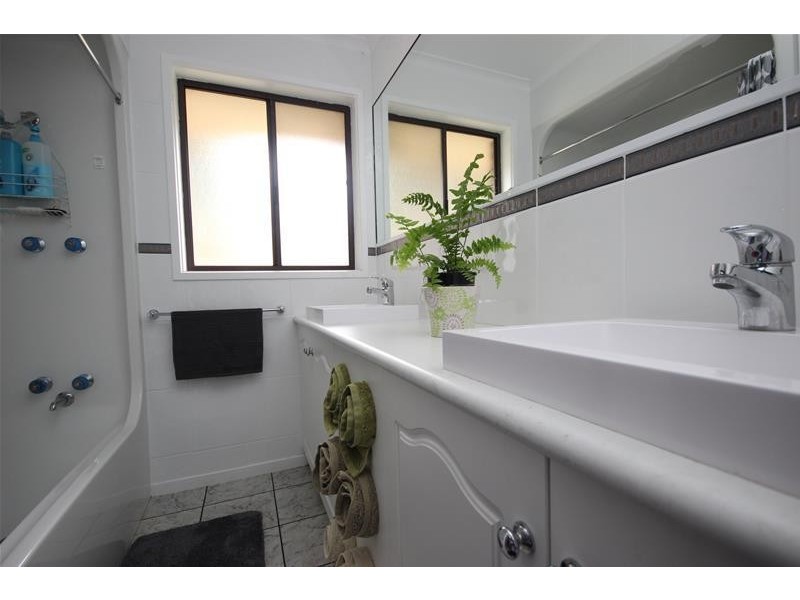 11 Anne Street, Koroit VIC 3282