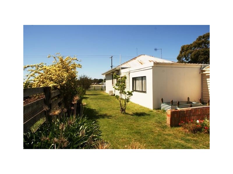 121 Boundary Road, Mortlake VIC 3272
