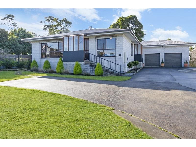 28 Barrett Street, Timboon VIC 3268