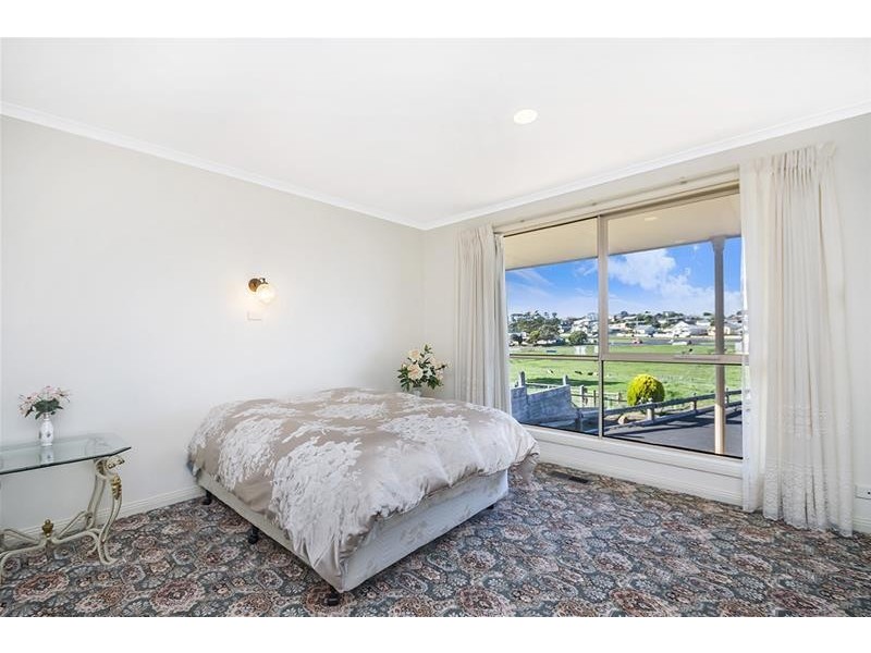 8 Hopetoun Road, Warrnambool VIC 3280