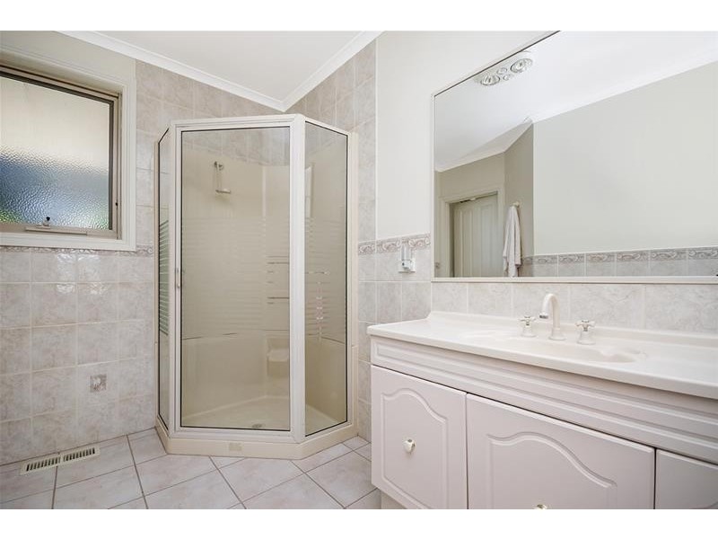 8 Hopetoun Road, Warrnambool VIC 3280