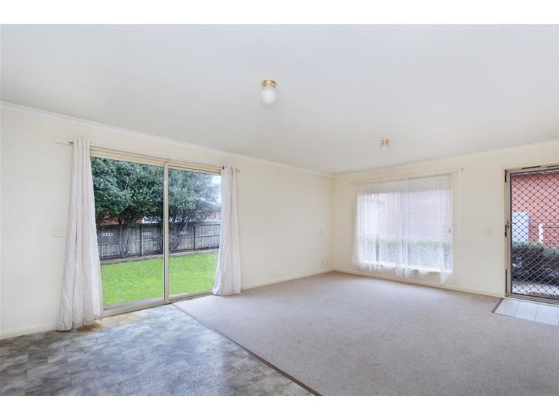 2/18 Caroville Drive, Warrnambool VIC 3280