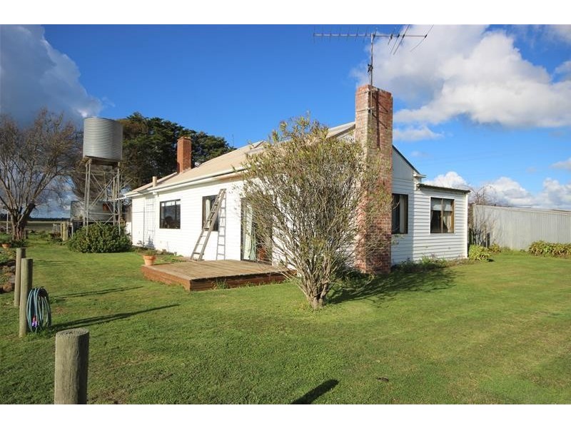 490 Hamilton Highway, Mortlake VIC 3272