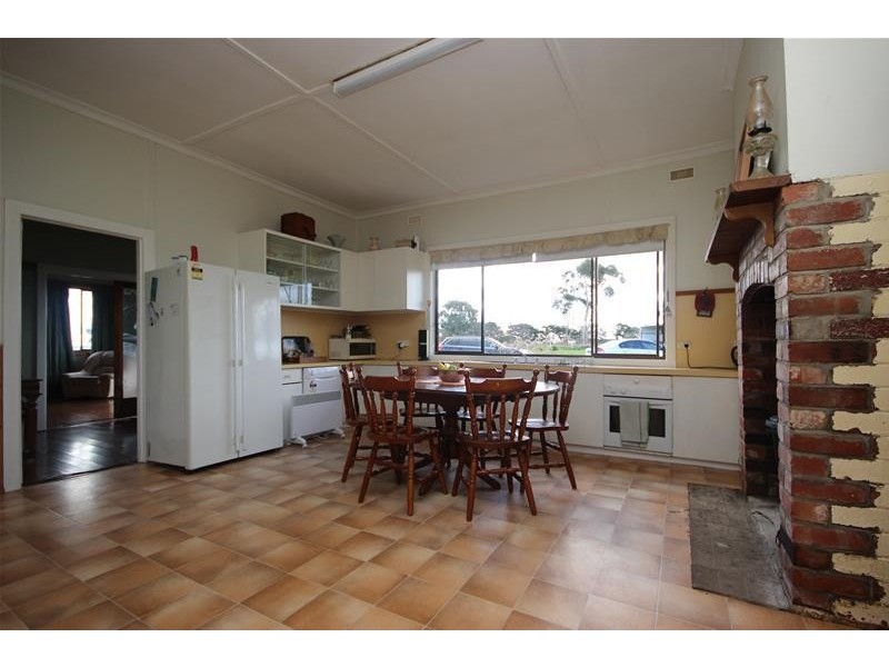 490 Hamilton Highway, Mortlake VIC 3272