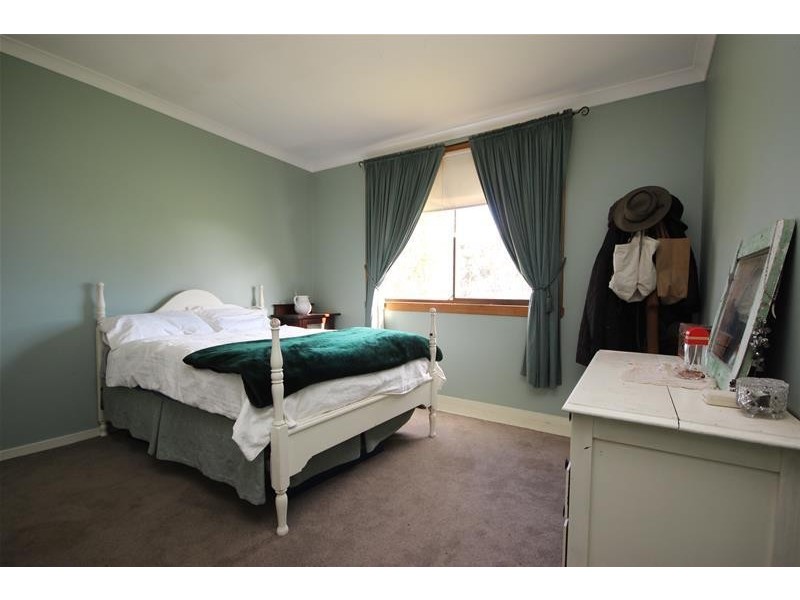 490 Hamilton Highway, Mortlake VIC 3272