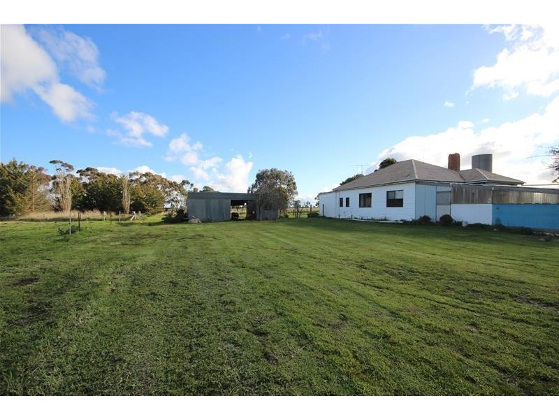 490 Hamilton Highway, Mortlake VIC 3272