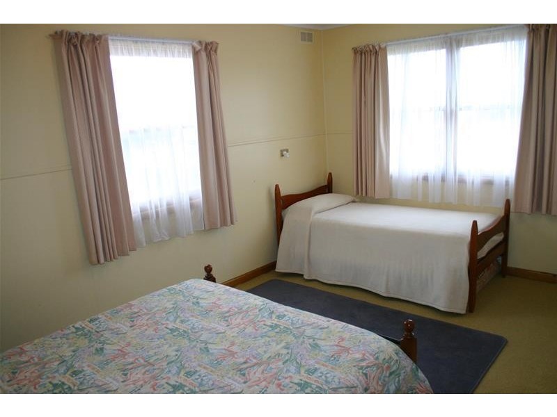 22 Hamilton Street, Peterborough VIC 3270