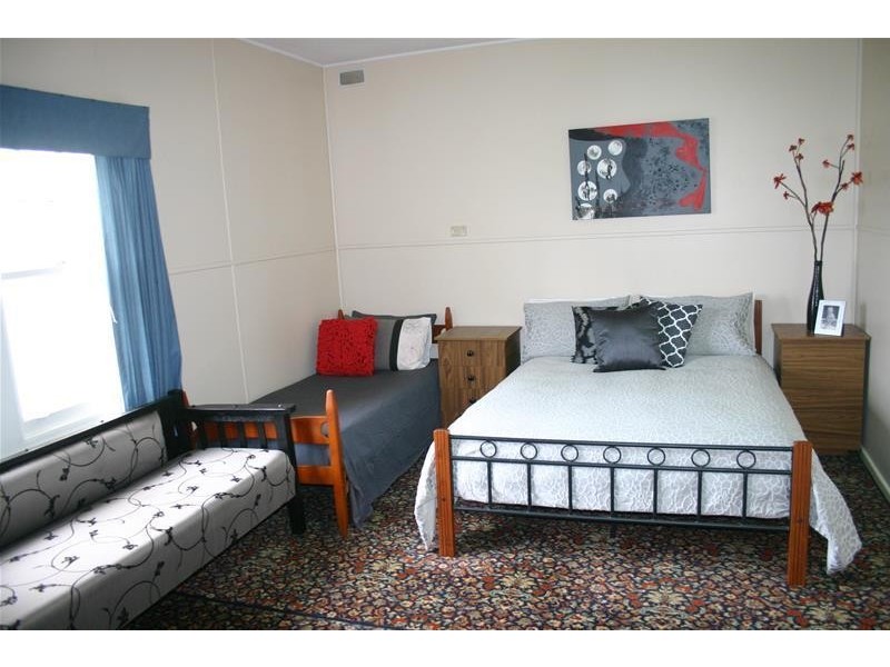 22 Hamilton Street, Peterborough VIC 3270