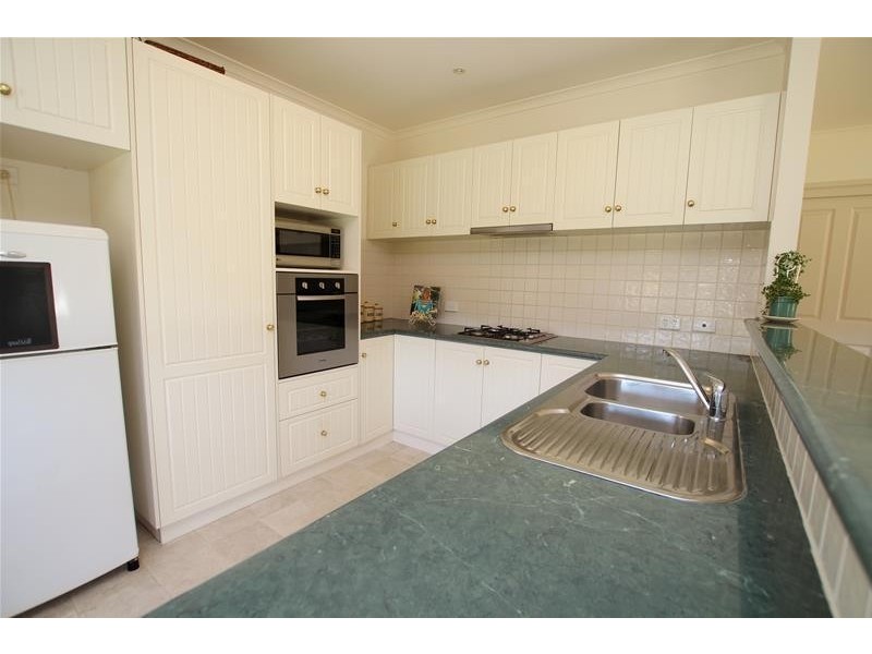 3 Bruces Road, Kirkstall VIC 3283