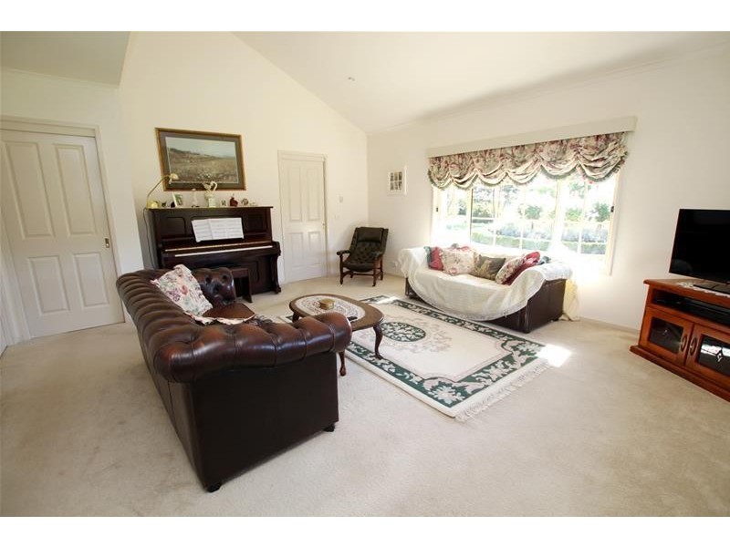 3 Bruces Road, Kirkstall VIC 3283