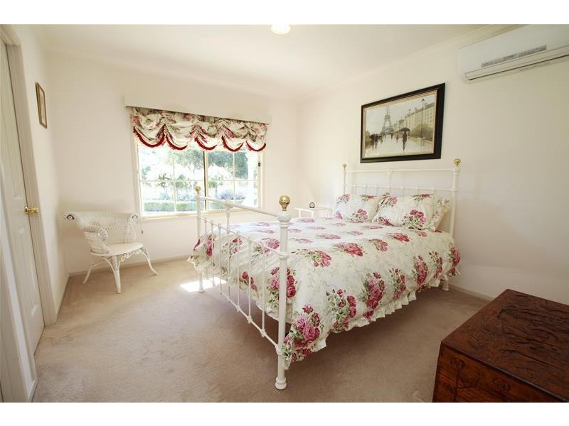 3 Bruces Road, Kirkstall VIC 3283