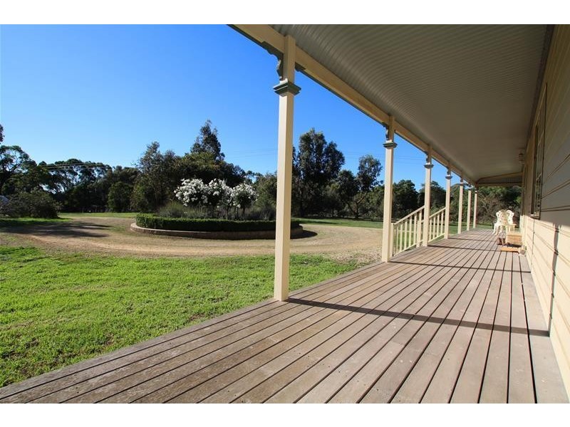 3 Bruces Road, Kirkstall VIC 3283