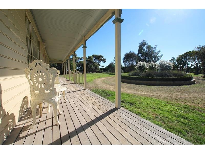 3 Bruces Road, Kirkstall VIC 3283