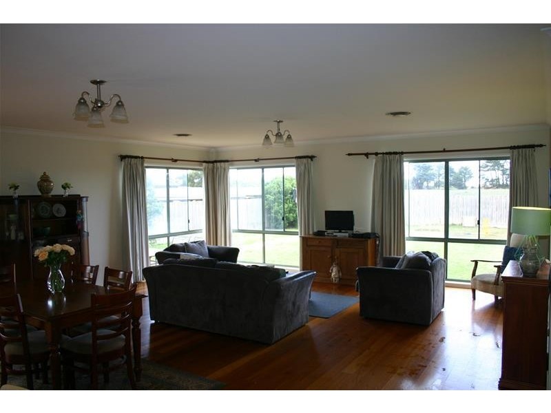 81 Ziegler Parade, Allansford VIC 3277