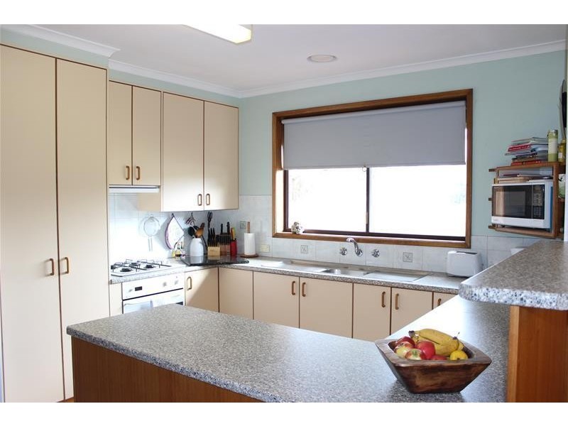 24 Carolyn Crescent, Warrnambool VIC 3280